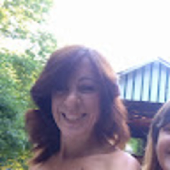 Meet your Posher, Laura - Picture 1 of 1